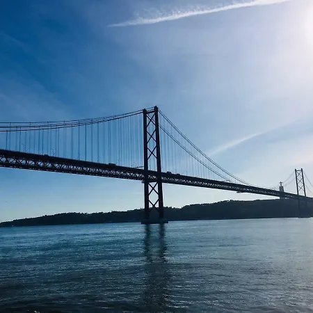 Apartment Rouge In The Heart Lisbon